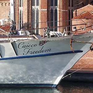https://venezia-boat-breakfast-caicco-freedom.hotelinveneto.com