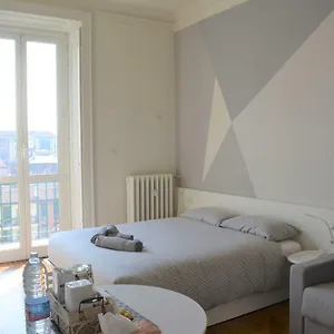https://aria-di-casa-navigli-darsena.italymilanhotels.net