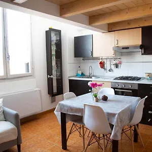  Apartment Porta Galliera